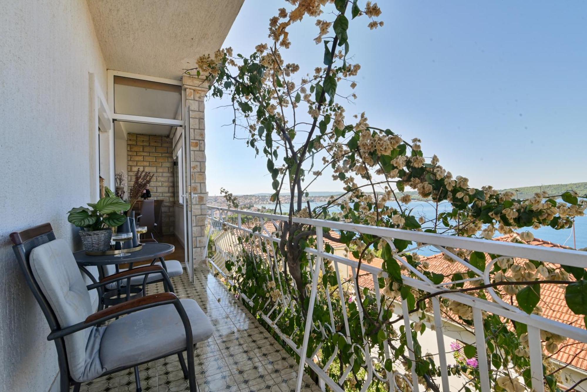 Apartment Spira Puovica Trogir Eksteriør billede