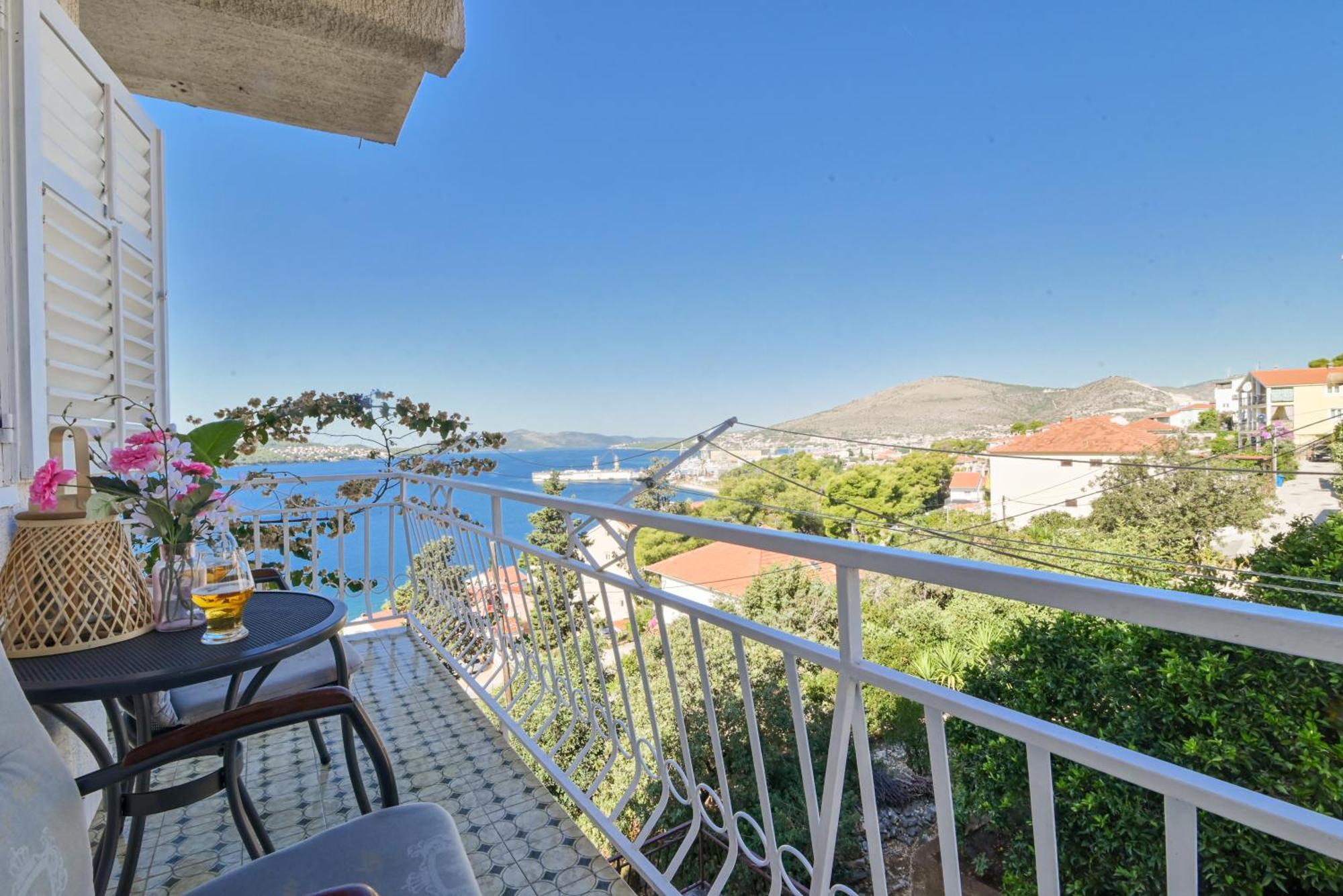 Apartment Spira Puovica Trogir Eksteriør billede