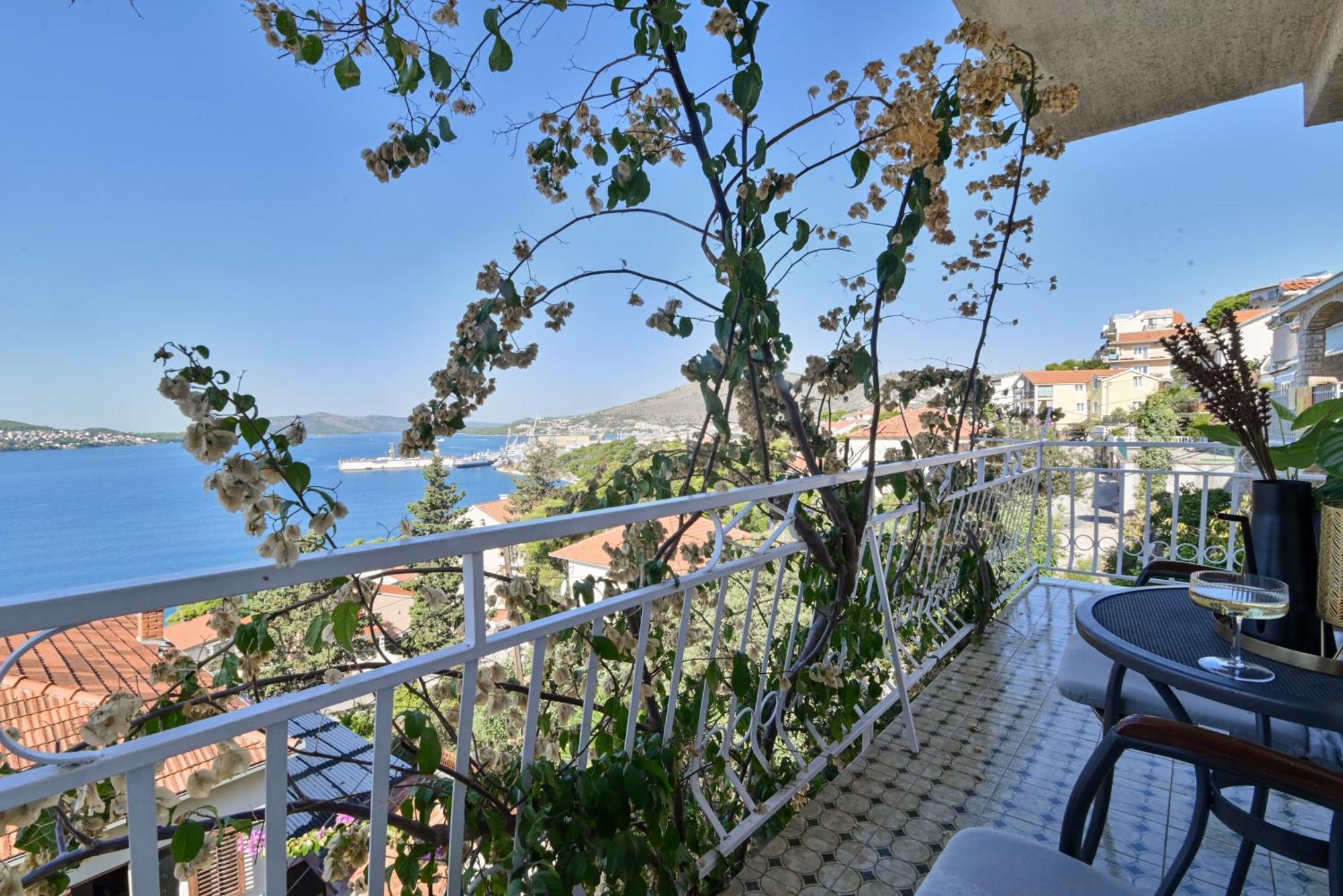 Apartment Spira Puovica Trogir Eksteriør billede