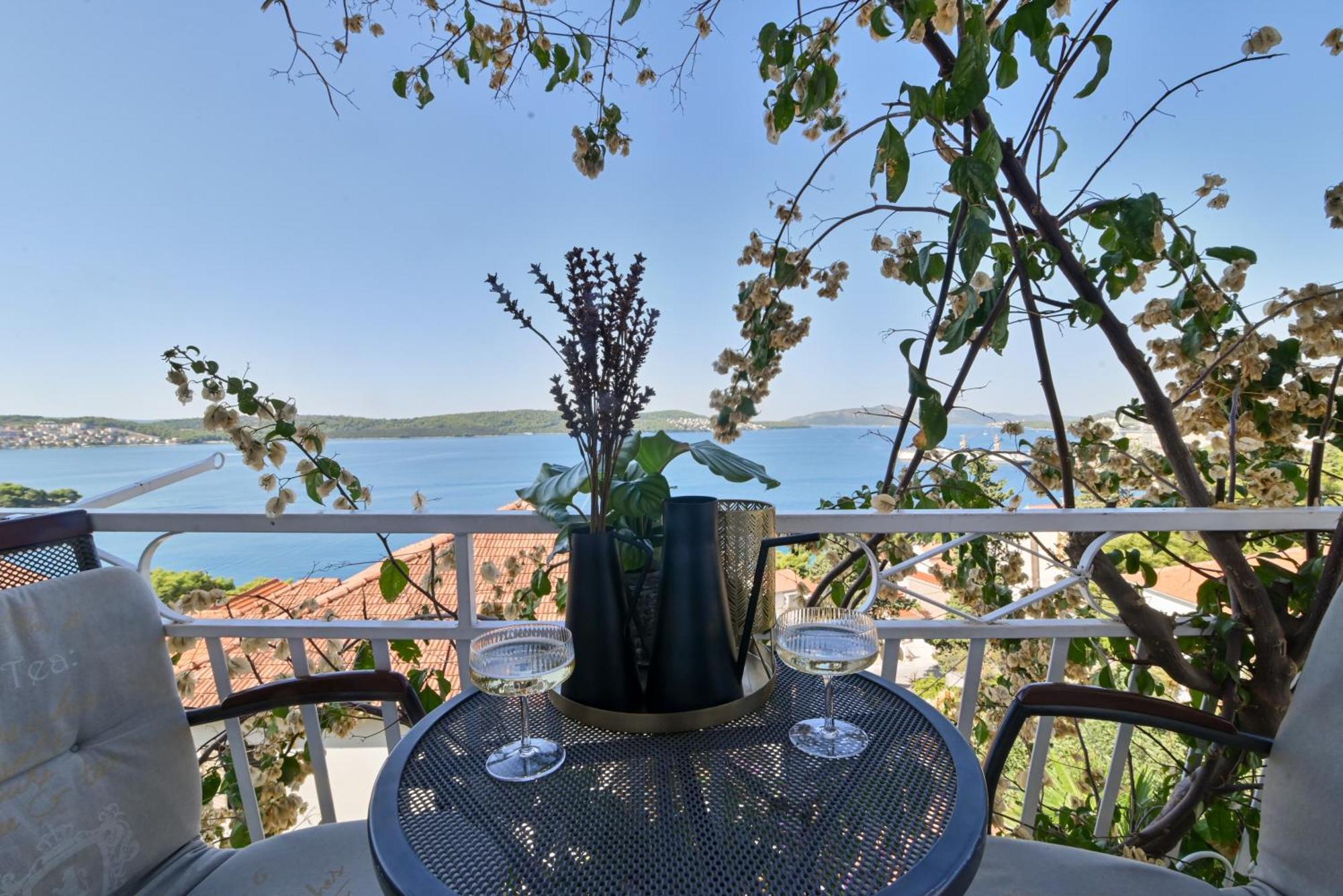 Apartment Spira Puovica Trogir Eksteriør billede