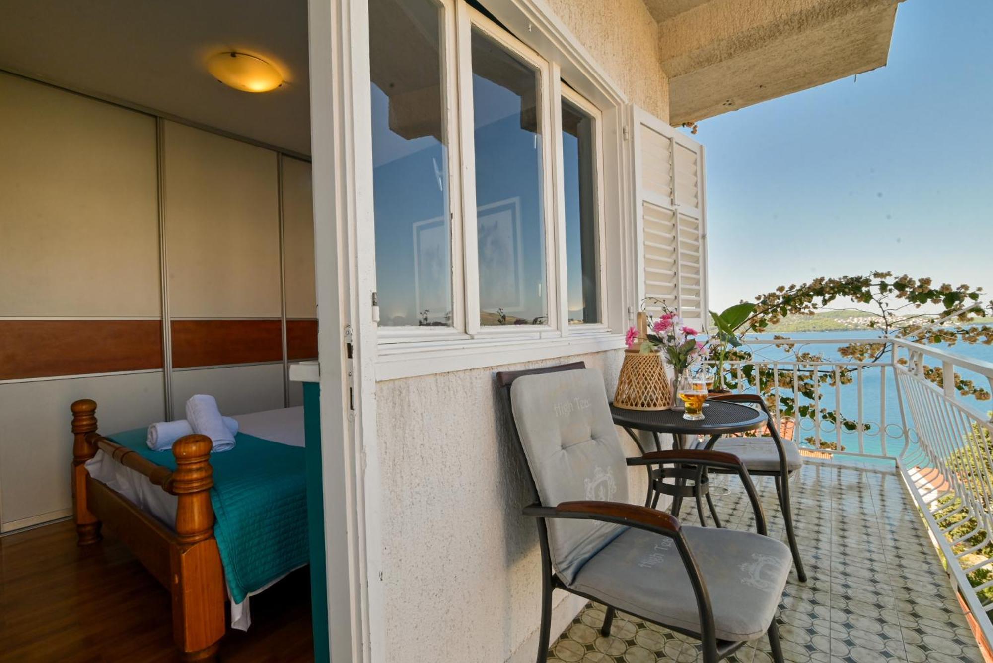 Apartment Spira Puovica Trogir Eksteriør billede